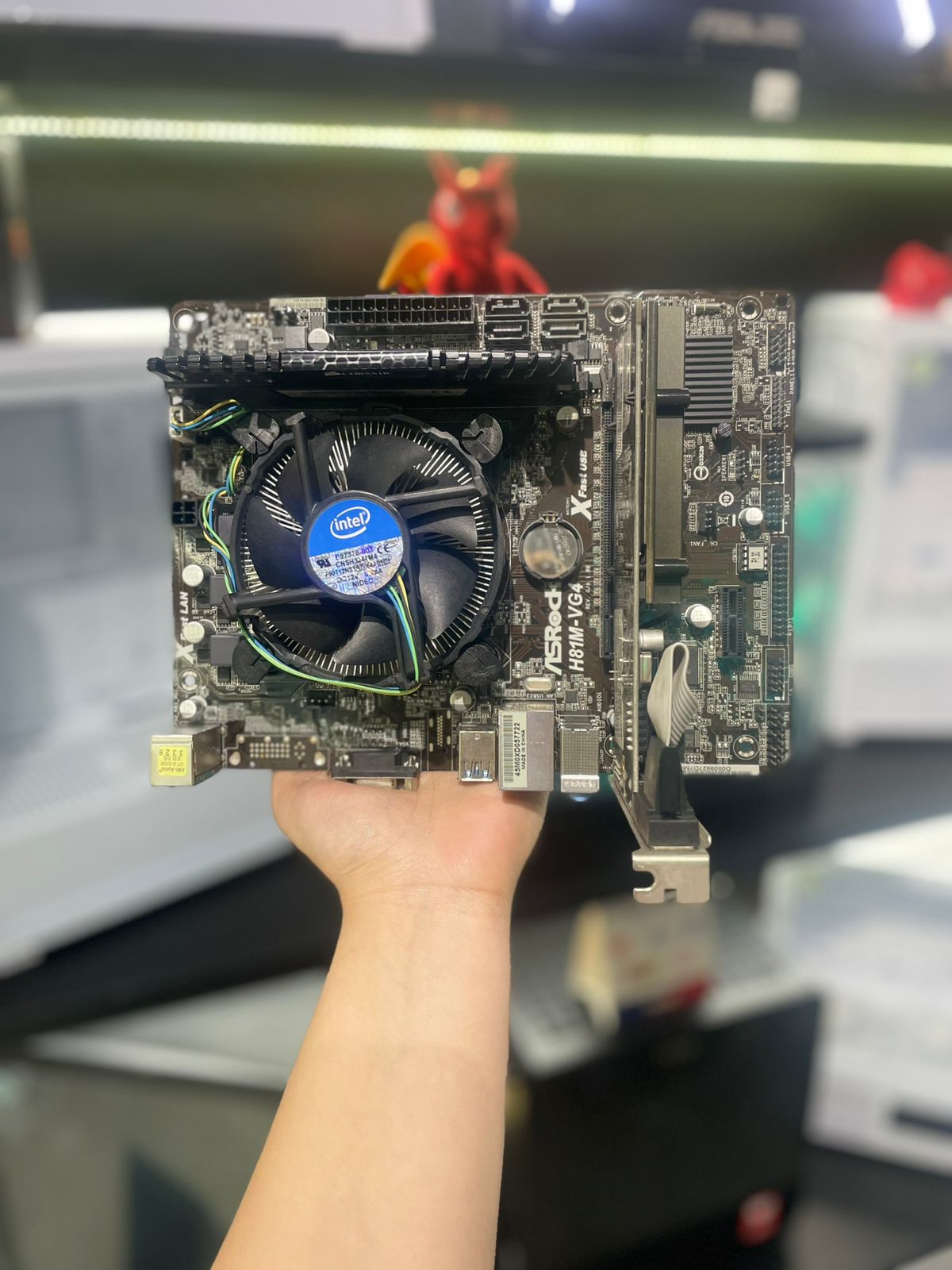 WhatsApp Image 2026-02-23 at 5.28.52 PM COMBO INTEL CORE I5 4TA 8GB TV 2GB (USADA) - Imagen 1