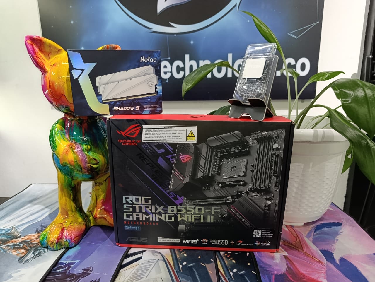 WhatsApp Image 2026-09-07 at 15.27.39 COMBO DE BOARD B550-F STRIX + RYZEN 5700X + 32GB 3200MHZ RAM KIT 2X16 NETAC SHADOW 5 - Imagen 1